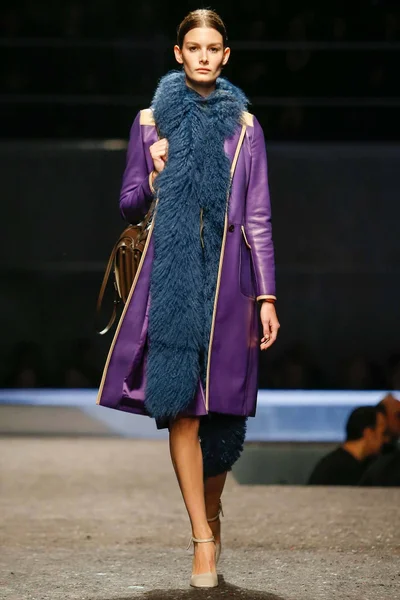 Look 13